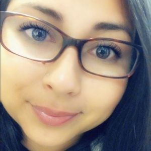 Meet your Posher, Juanita